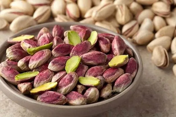 خرید و قیمت روز مغز پسته احمد آقایی