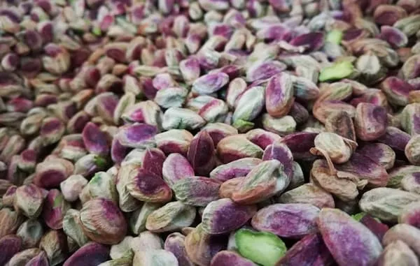 خرید مغز پسته ممتاز زرند با قیمت استثنایی