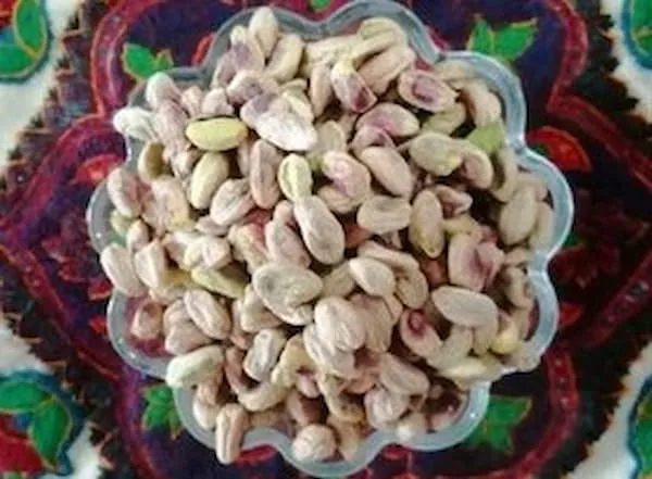 خرید مغز پسته ممتاز زرند با قیمت استثنایی